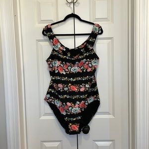 Old navy swimsuit size xxl